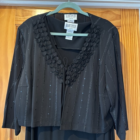 Julian Taylor Dress Set - Picture 3 of 9